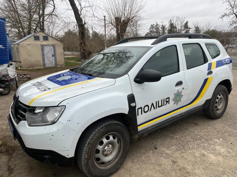 У селі Бобровий Кут на Херсонщині відкрили поліцейську станцію Автомобіль поліції