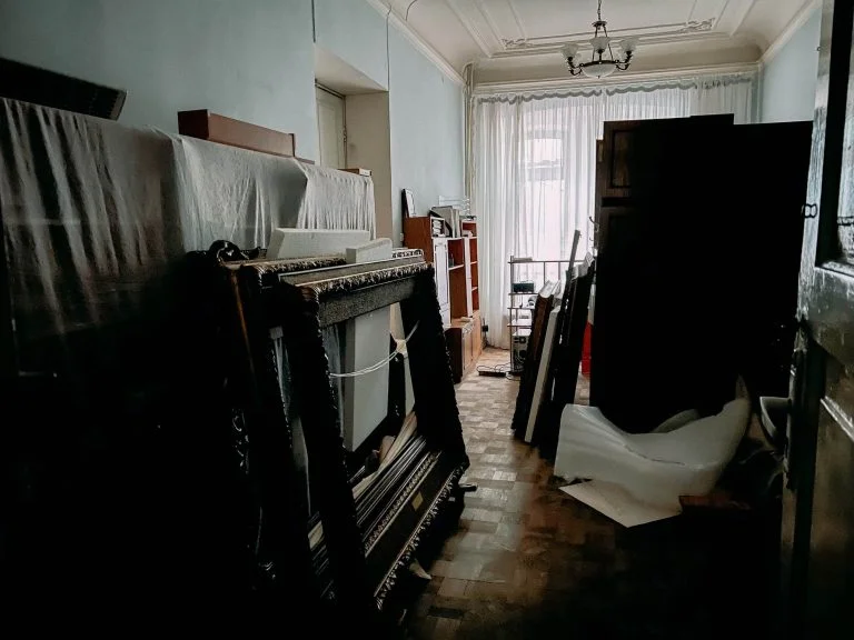 Частина викраденої з Херсона музейної колекції могла зникнути на шляху до Криму