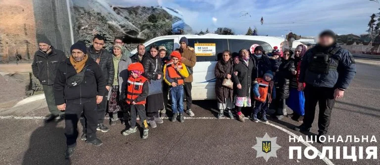 З Білозерки евакуювали декілька багатодітних родин