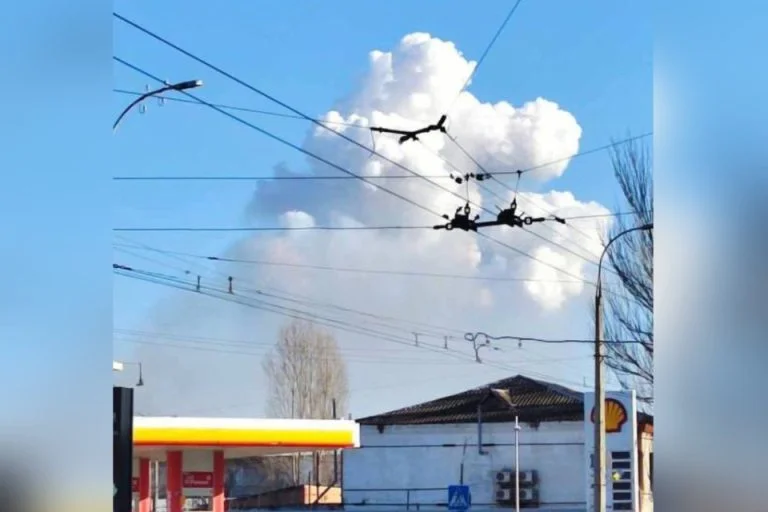 На лівобережжі Херсонщини ЗСУ уразили ворожий об’єкт (ОНОВЛЕНО) ЗСУ вдарили по окупантах на лівобережжі Херсонщини