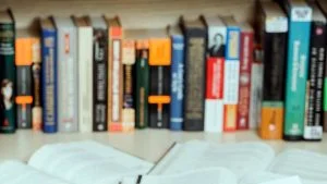 У бібліотеках на ТОТ Херсонщини росіяни хочуть створити закриті фонди "екстремістської" літератури