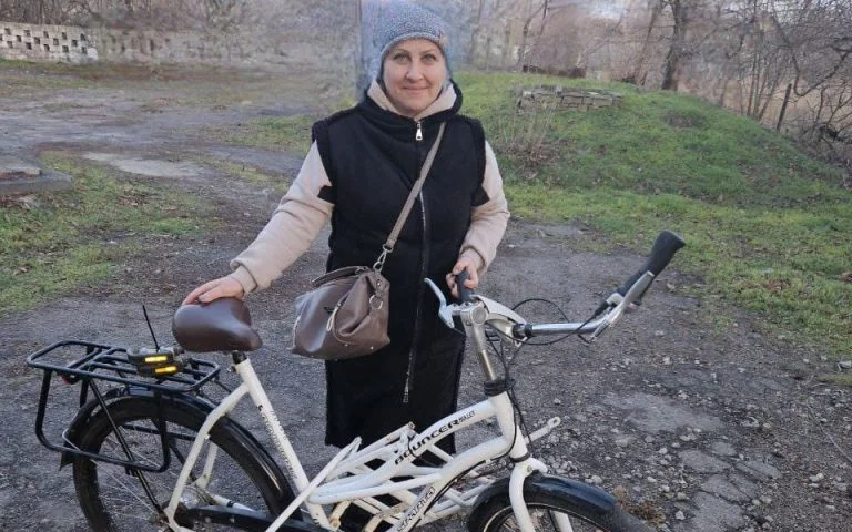 Переселенцям у Нововоронцовській громаді передали велосипеди Переселенцям у Нововоронцовській громаді передали велосипеди