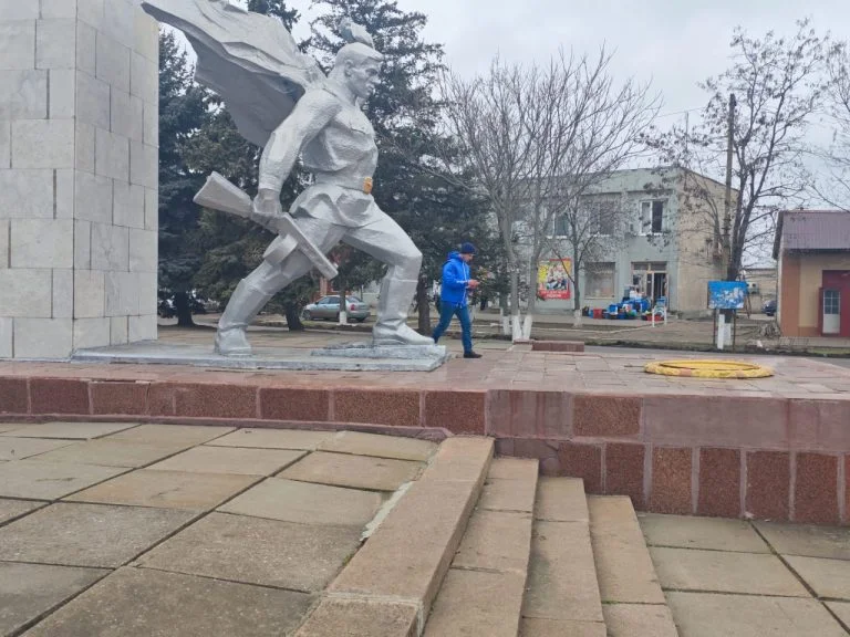 Сальдо обіцяє відновити всі пам'ятники на лівобережжі Херсонщини, присвячені Другій світовій війні