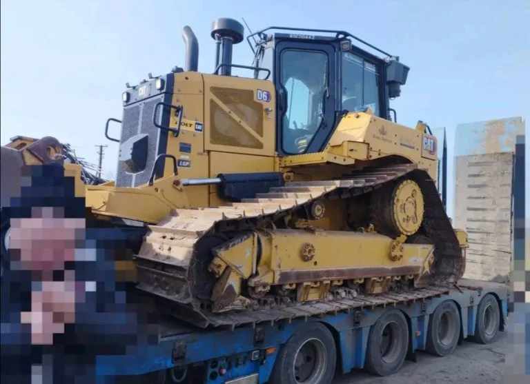 Бульдозер, переданий благодійниками Тягинській громаді