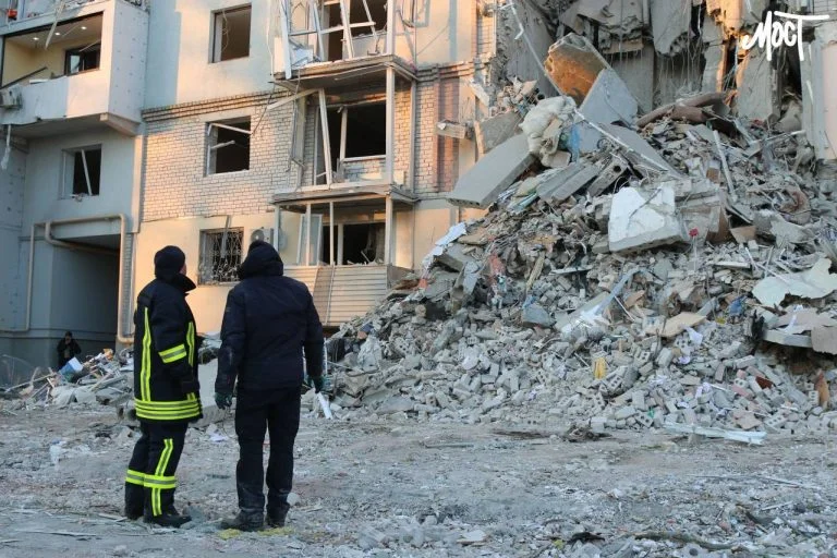 Обстріл житлового будинка у Херсоні