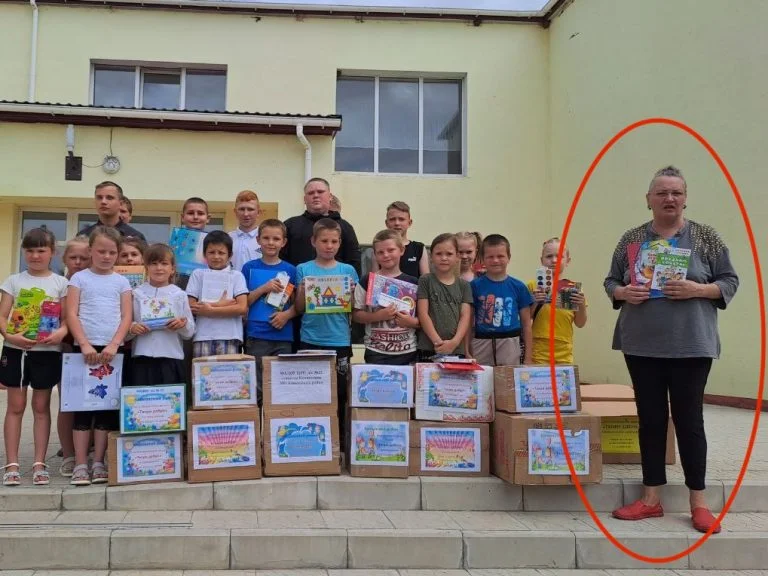 Псевдодиректорка школи у Костянтинівці на Херсонщині отримала підозру