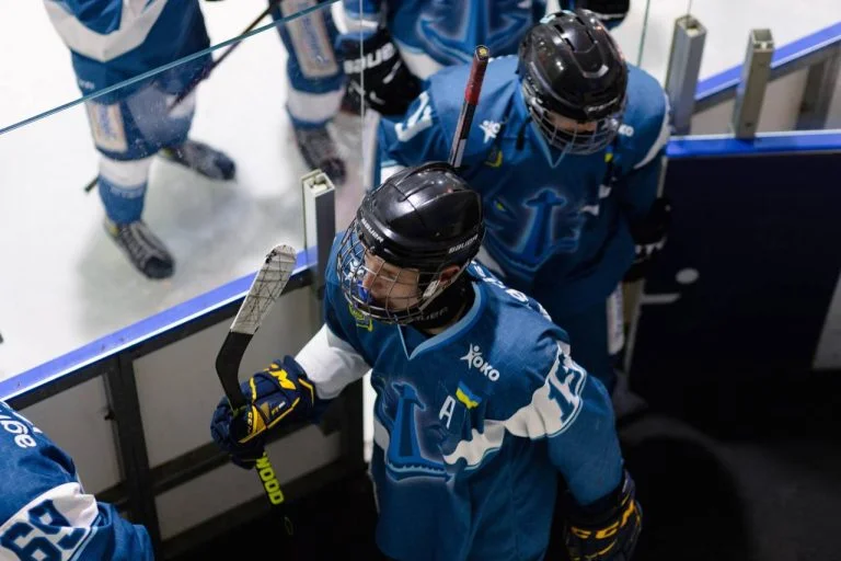 Хокеїсти херсонського клубу "Дніпро"