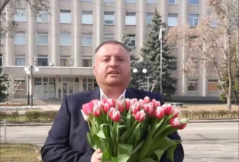 Роман Мрочко просить підлеглих підтримати його в соцмережах