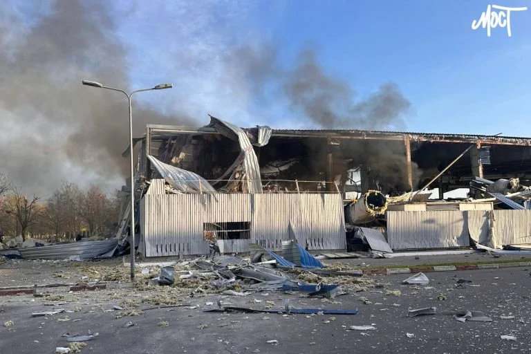 Збільшилась кількість поранених через російський обстріл Таврійського у Херсоні (ОНОВЛЕНО)