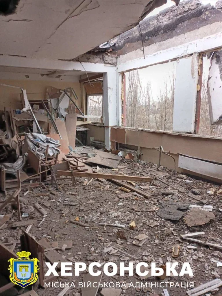 Окупанти обстріляли гуртожиток та ліцей у Херсоні: є руйнування (ФОТО)