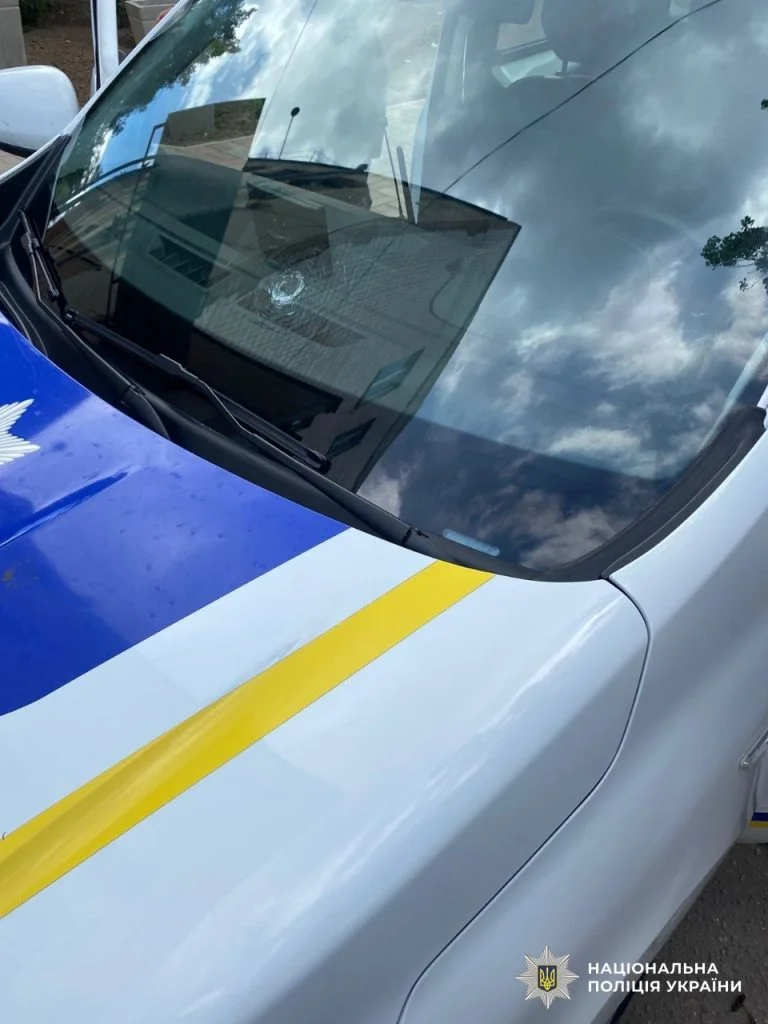 У Херсоні під російські атаки потрапили автомобілі патрульної поліції