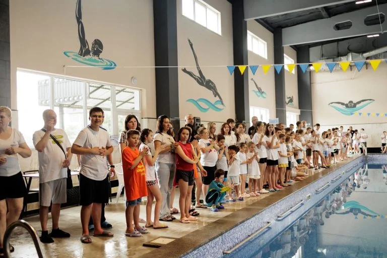 У Коломиї вперше за 30 років провели чемпіонат міста з плавання: організаторкою стала студентка ХДУ