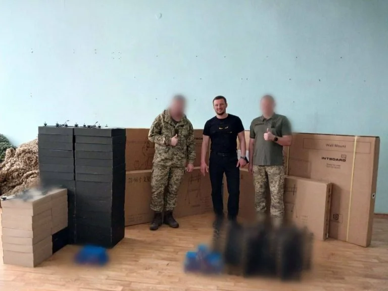 За кошти 12 громад Херсонщини закупили 100 FPV-дронів для військових