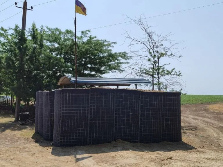 У Білозерській громаді встановили захисні конструкції