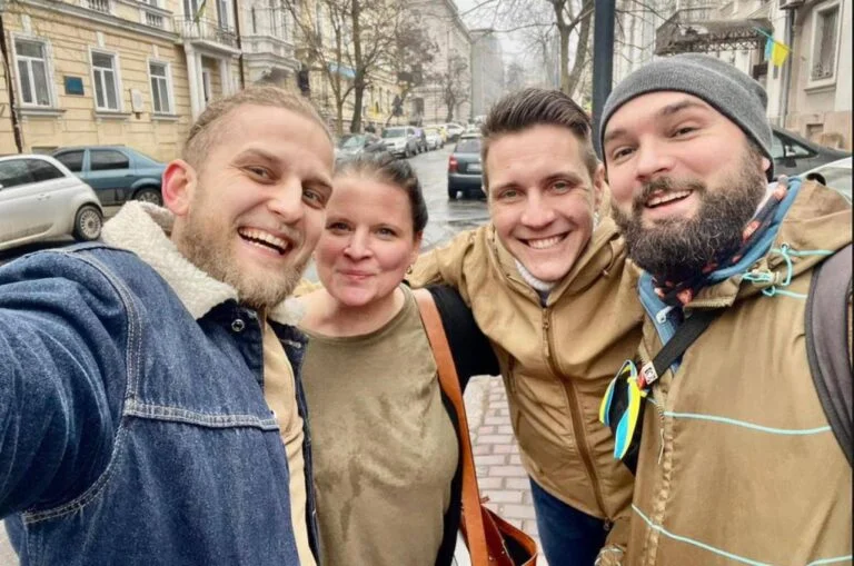 Херсонські активісти просять допомогти у пошуках інформації про предків німецької волонтерки