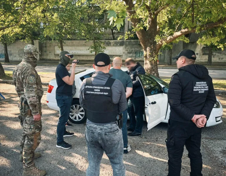 10 тисяч доларів за втечу: херсонські прикордонники перекрили канал незаконного перетину кордону