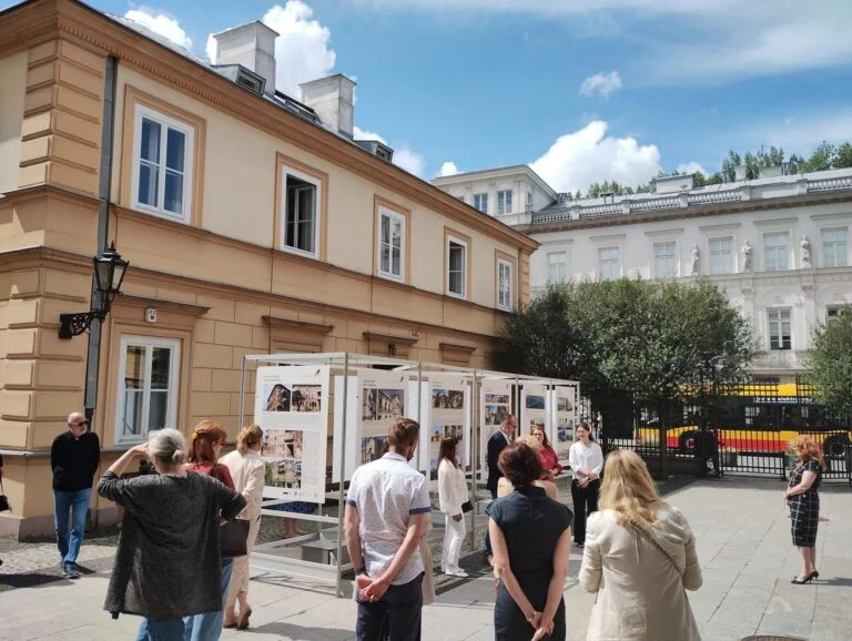 У Варшаві презентували виставку про втрати культурної спадщини Херсона