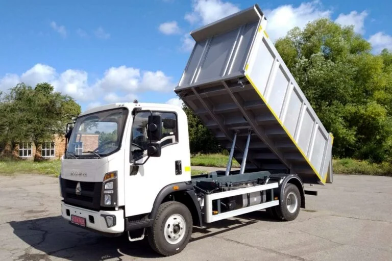 40 мільйонів на техніку: Новокаховська громада планує закупівлю самоскидів та бульдозера