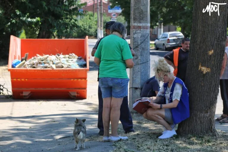 Наслідки російського артобстрілу Корабельного району у Херсоні (фото)