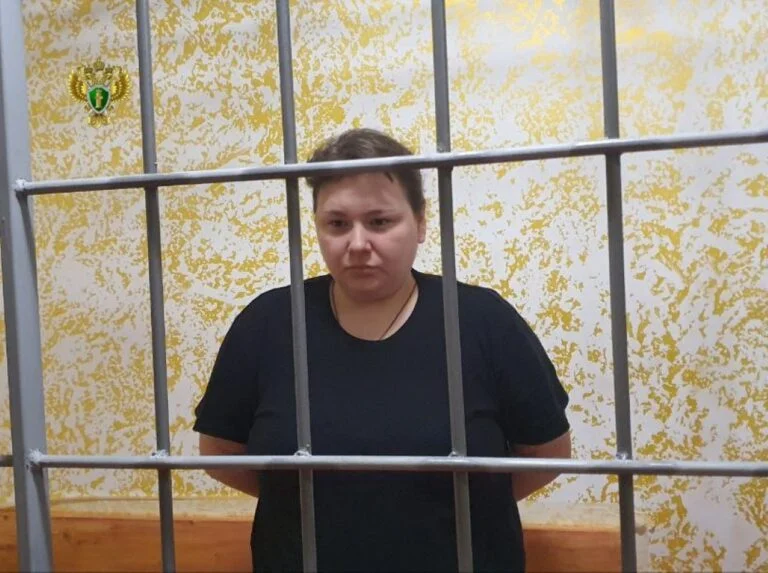 Окупанти засудили жительку Херсонщини за нібито передачу даних про армію РФ