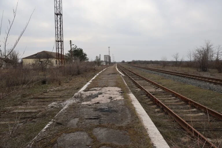 РФ вивозить українське зерно через захоплену залізницю на Херсонщині, – розслідування