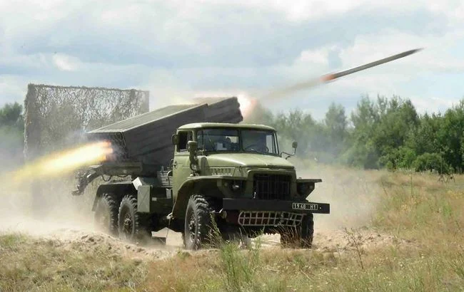 Оператори дронів знищили російський “Град” на ТОТ Херсонщини (відео)