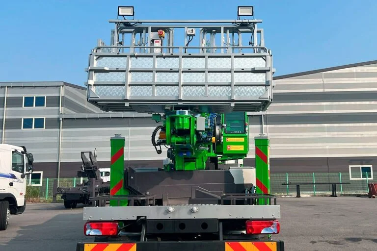 Новокаховська громада інвестувала понад 43 млн грн у спецтехніку