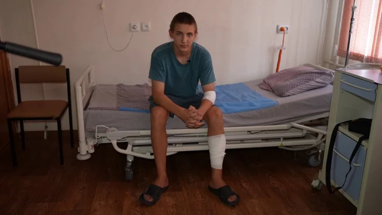 Стало відомо, у якому стані 13-річний підліток, який потрапив під дроновий удар у Херсоні