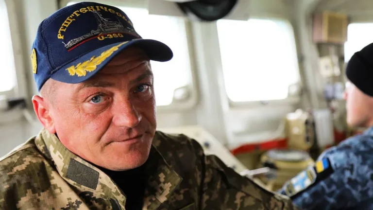 З російського полону повернувся командир мінного тральщика «Генічеськ» Олександр Бойчук