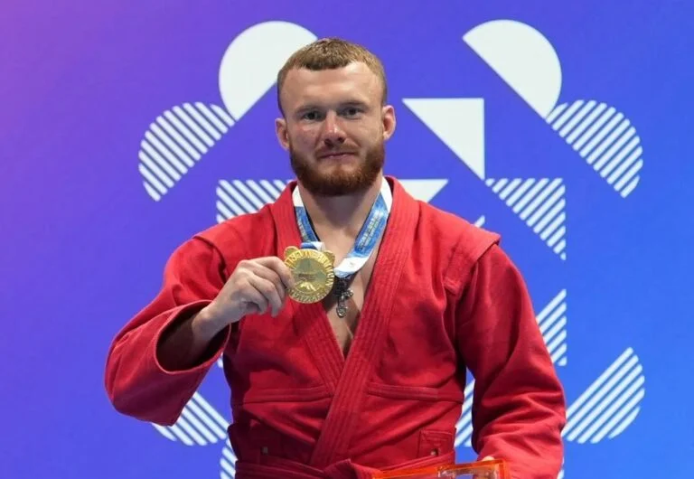 Спортсмен з Херсона виграв золото Всесвітніх ігор-2025 у самбо