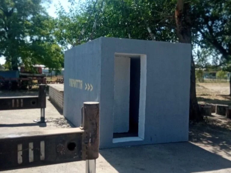 У Борозенській громаді встановили протиуламкові укриття