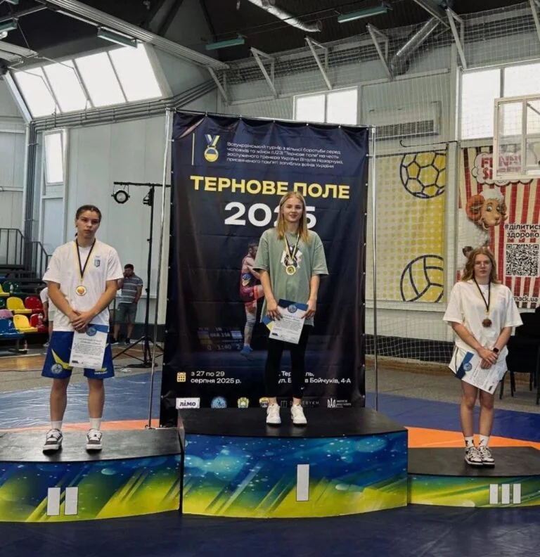 Херсонські спортсмени стали призерами турніру з вільної боротьби