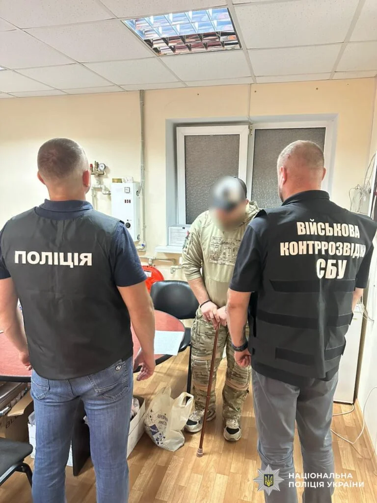 На Херсонщині сержанта ЗСУ затримали за корупцію та шантаж солдата