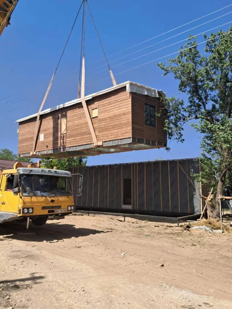 В громаді на Херсонщині встановили модульні будинки для мешканців, які втратили житло