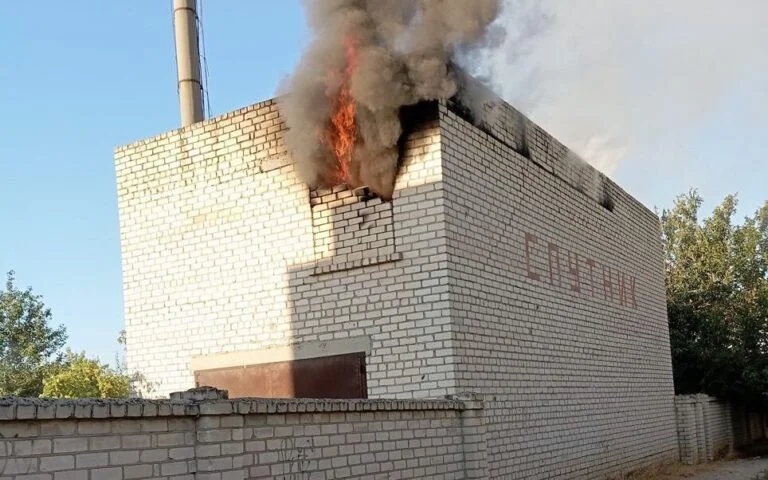 Росіяни знищили радіоклуб “Супутник” у Херсоні