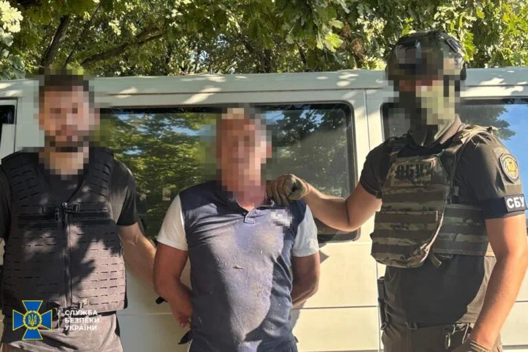 СБУ викрила російську агентуру, яка коригувала удари по ЗСУ на Херсонщині