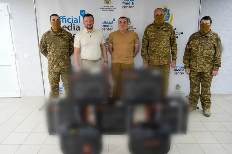 Херсонським нацгвардійцям передали нову партію генераторів для бойових завдань