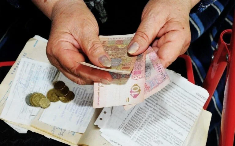 У Херсоні мешканцям багатоповерхівок виставляли рахунки за неотримані послуги