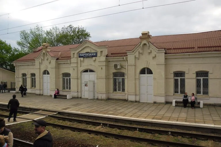 На Херсонщині окупанти репресували 10 кримських татар у одному селі