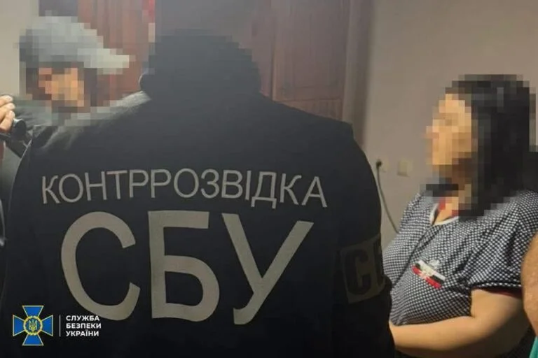 На Херсонщині схопили двох колаборантів: катові та спільниці окупантів загрожує 15 років ув’язнення