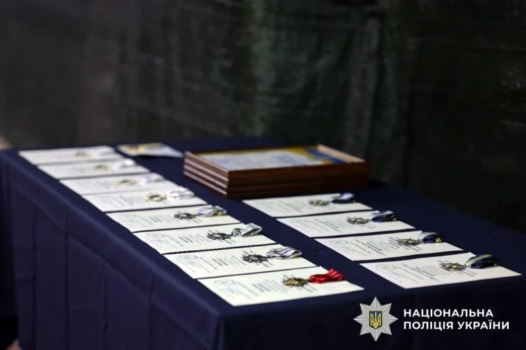 Херсонських поліцейських нагородили за службу на передовій