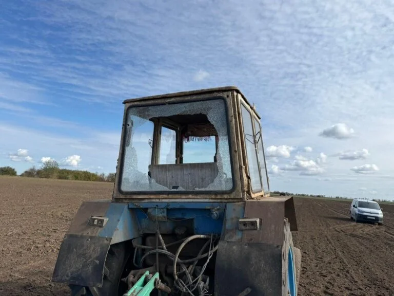 In the Kherson region, a tractor ran into an explosive device – the farmer was not injured