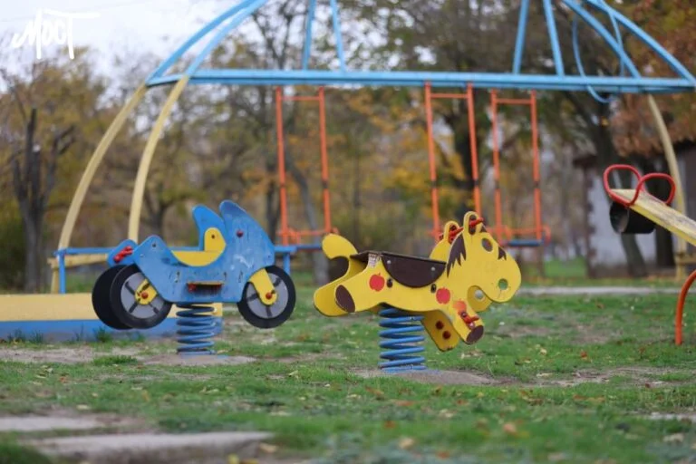 ВПО з Каховської громади можуть отримати 2000 грн до Дня захисту дітей