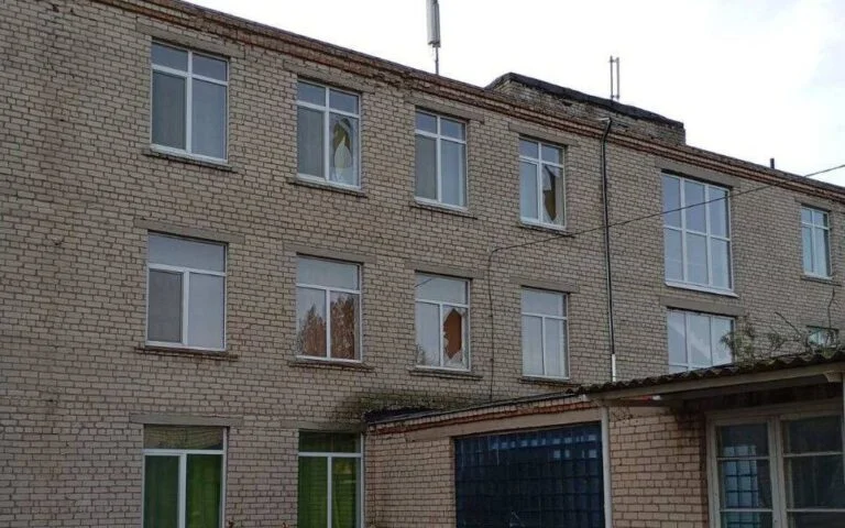 Росіяни атакували навчальний заклад у Зеленівському окрузі (фото)