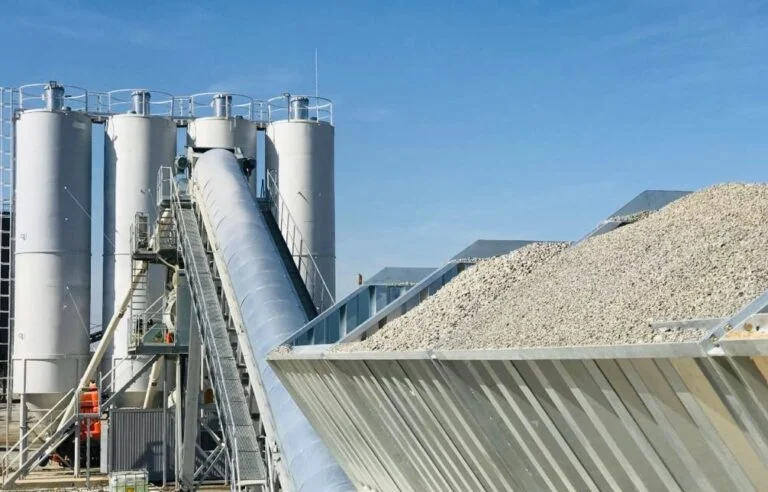 Російський мільярдер створив бетонну компанію на ТОТ Херсонщини