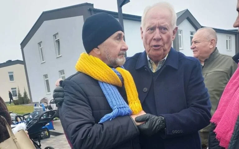 На прохання ексмера Херсона Володимира Миколаєнка американський філантроп Делл Лой Хансен долучиться до допомоги місту