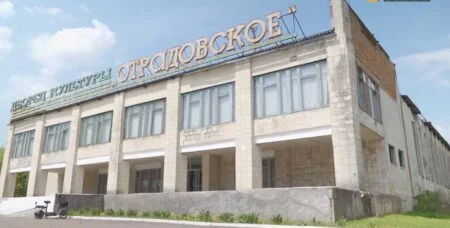 Росіяни тримали цивільних у будинку культури Одрадівки: поліція шукає свідків подій 2022 року