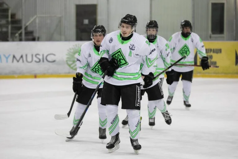 Херсонський “Дніпро” завершив рік лідером чемпіонату України з хокею