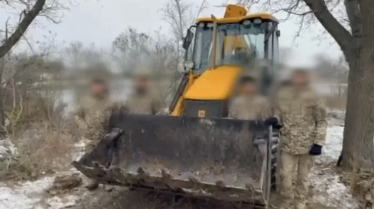 Олешківська громада спрямувала 4,2 млн грн на бульдозер для артилерійського підрозділу, що обороняє Херсонщину