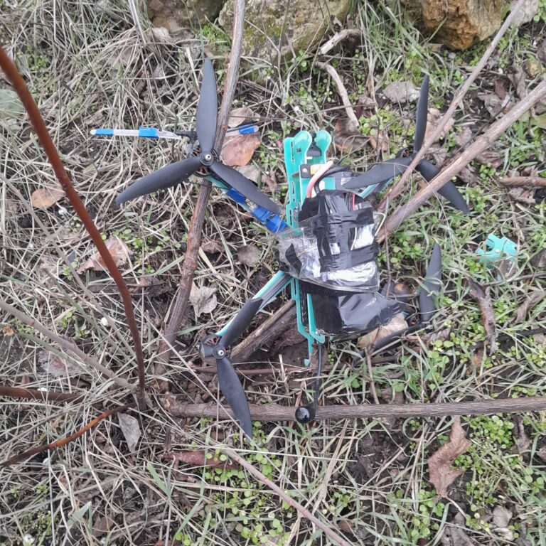 Військові РФ ховають заряджені вибухівкою дрони у будинках Станіславської громади